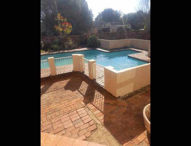 3 BEDROOM PROPERTY TO RENT IN BIRCH ACRES